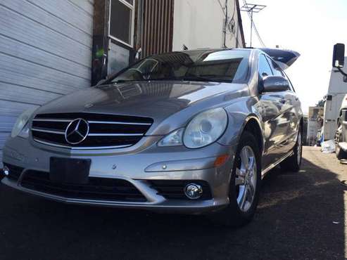 Mercedes Benz R350 - cars & trucks - by owner - vehicle automotive... for sale in Portland, OR