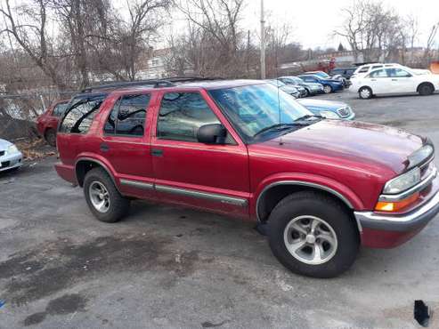 2000 s10 blazer - cars & trucks - by owner - vehicle automotive sale for sale in Whitinsville, MA