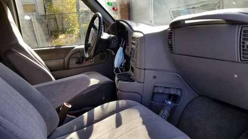 Chevrolet Astro Van 2005 - cars & trucks - by owner - vehicle... for sale in Cicero, IL
