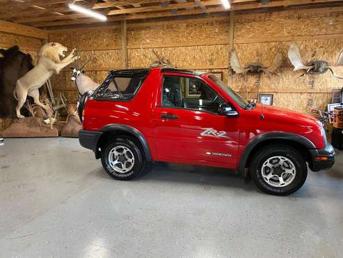 Chevy Geo tracker - cars & trucks - by owner - vehicle automotive sale for sale in Portage, MI