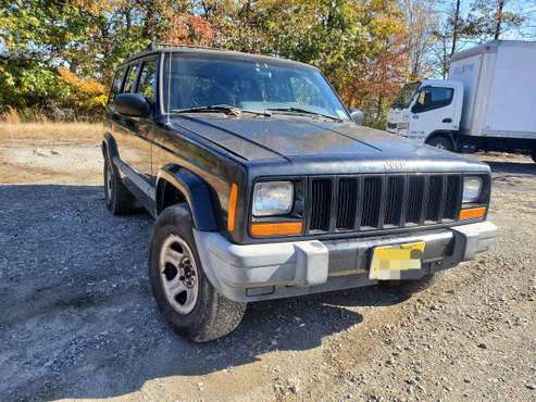 2000 JEEP CHEROKEE XJ 4X4 4.0l 6 cyl automatic - cars & trucks - by... for sale in Neptune, NJ
