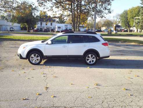 2013 Subaru Outback - cars & trucks - by dealer - vehicle automotive... for sale in Chillicothe, IL