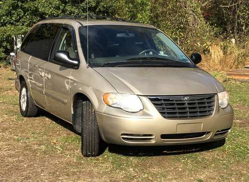 2005 Chrysler town and country touring minivan GREAT CONDITION for sale in Somerville, NJ