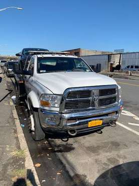 2011 dodge 5500 rollback wrecker tow truck for sale in Bronx, NY