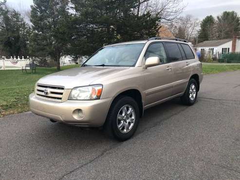 2006 Toyota Highlander limited 4WD one owner clean carfax perfect... for sale in New Britain, CT