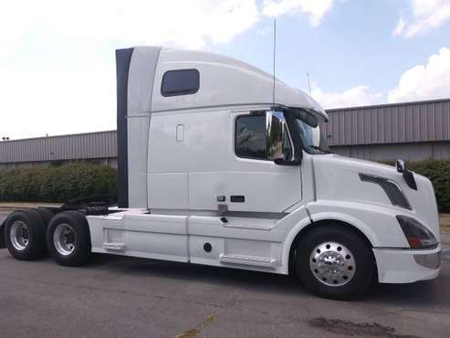 2016 Volvo VNL 670 Semi-Truck for sale in Bowling Green, IN