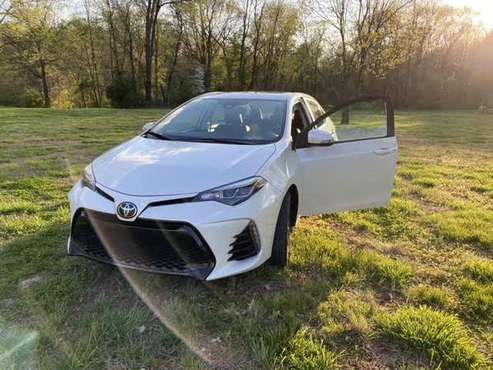 Used 2017 Toyota Corolla SE for sale in Owensville, IN