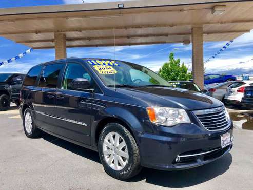 ** 2014 CHRYSLER TOWN AND COUNTRY ** PRICE DROP!! for sale in Anderson, CA