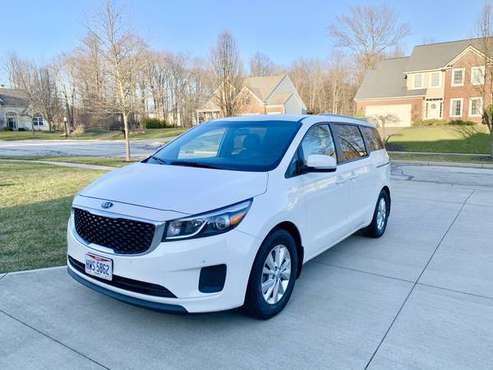 2017 Kia Sedona LX, 49k miles, backup cam, leather sts, pwr doors for sale in Twinsburg, OH