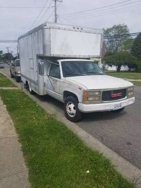 1994 GMC van/box truck for sale in Hicksville, NY