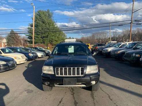 2004 Jeep Grand Cherokee 4dr Laredo 4WD - cars & trucks - by dealer... for sale in East Windsor, CT