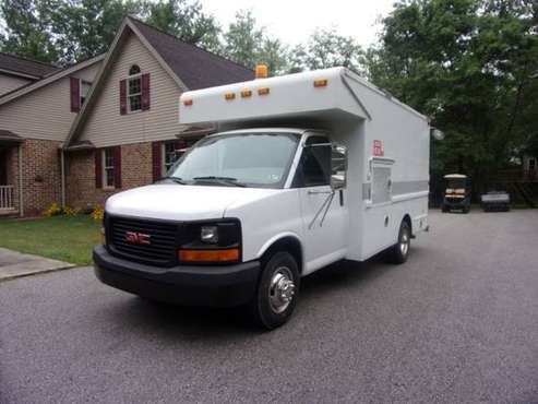 Splicing Van 05 GMC Cutaway Van ONLY 47576 Miles for sale in binghamton, NY