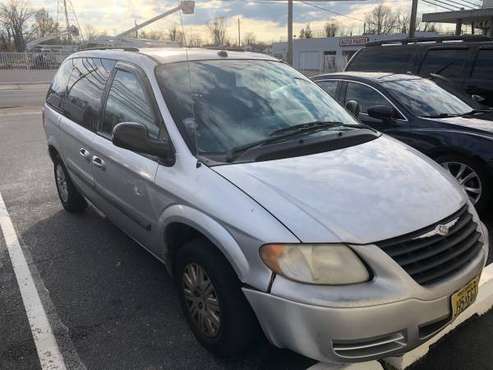 2005 Chrysler Town & Country - cars & trucks - by owner - vehicle... for sale in Fort Monmouth, NJ