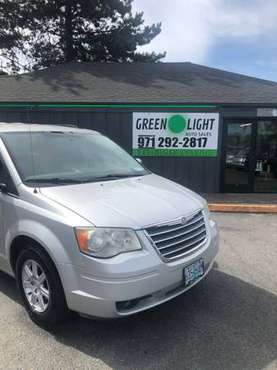 2010 Chrysler Town & Country -3 mo. Service Cont. included! - cars &... for sale in Gresham, OR