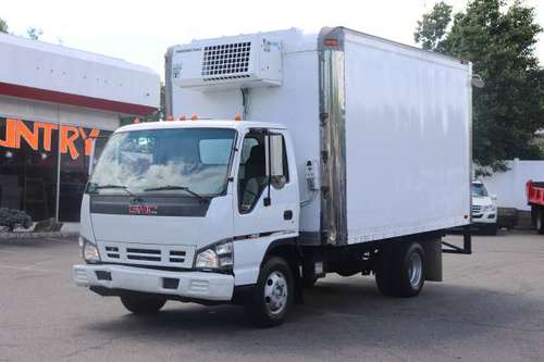 2007 GMC W4500 2DR CAB OVER REFRIGERATOR BOX TRUCK W/ SIDE DOOR for sale in south amboy, NJ