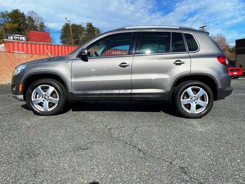 NICE 2010 VOLKSWAGEN TIGUAN WOLFSBURG AWD SUNROOF HEATED LEATHER 4WD... for sale in Mount Airy, NC