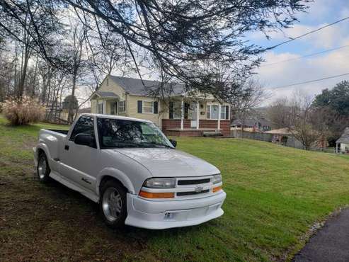 99 s10 xtreme sport side cheap - cars & trucks - by owner - vehicle... for sale in Bristol, TN