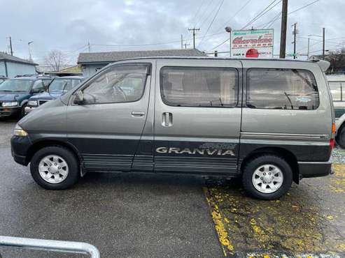 1995 Toyota Hiace/Granvia Van 4WD Diesel turbo (RHD-JDM) - cars & for sale in Seattle, WA