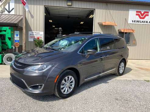 2019 Chrysler Pacifica Touring L - cars & trucks - by dealer -... for sale in Upper Sandusky, OH