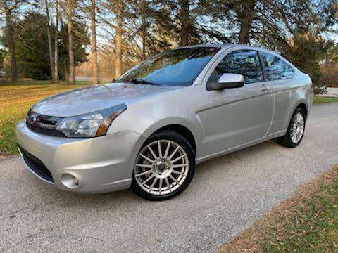 Ford Focus low mi. MOON/ BLUETOOTH, no dents RECENT MAINTENANCE... for sale in Kenosha, WI