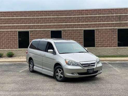 2007 Honda Odyssey Touring: HANDICAPPED RAMP LOADED DVD for sale in Madison, WI