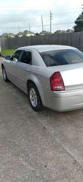 06 CHRYSLER 300 110K,3.5L,A/C,LEATHER,TINTED,F/POWERED,EXCELLEN CAR... for sale in Houston, TX