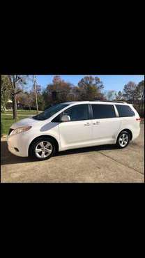 Toyota Sienna - cars & trucks - by owner - vehicle automotive sale for sale in Clay City, KY