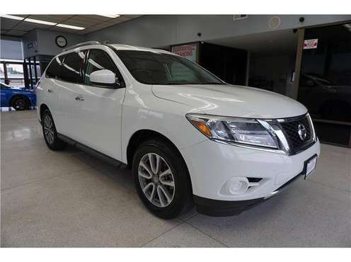 2016 Nissan Pathfinder S Sport Utility 4D WE CAN BEAT ANY RATE IN for sale in Sacramento , CA
