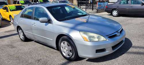2007 Honda Accord LX - LOW MILEAGE! - cars & trucks - by dealer -... for sale in TAMPA, FL