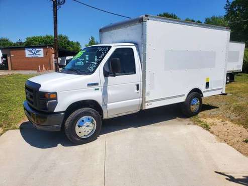 2013 FORD E350 12 BOX TRUCK - - by dealer - vehicle for sale in Charlotte, NC