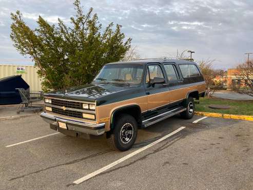 1990 Suburban 4x4 - Loaded and 7, 000 miles on Rebuilt Motor - cars & for sale in Haverhill, MA