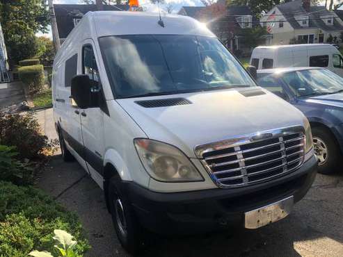 2008 Freightliner van - cars & trucks - by owner - vehicle... for sale in EASTCHESTER, NY