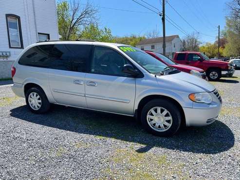 2006 CHRYSLER TOWN AND COUNTRY TOURING - - by dealer for sale in Manheim, PA