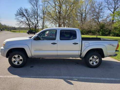 2006 Toyota Tacoma double cab prerunner sr5 5ft bed for sale in Marysville, OH