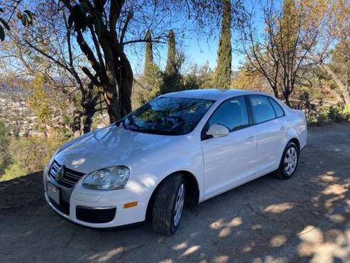 VW Volkswagen Jetta 2010 2.5L Clean Title - cars & trucks - by owner... for sale in Los Angeles, CA