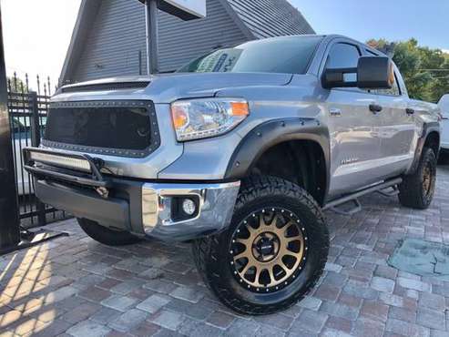 2017 TOYOTA TUNDRA CREW MAX 4X4..WE FINANCE EVERYONE... for sale in TAMPA, FL