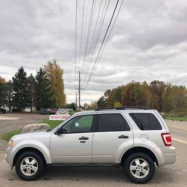 2010 FORD ESCAPE XLT, AUTO, 6CYL, FWD, CLEAN, RUNS GREAT - cars &... for sale in Howell, MI