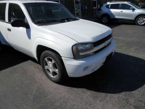 Chev Trailblazer 4x4 - - by dealer - vehicle for sale in Rochester , NY