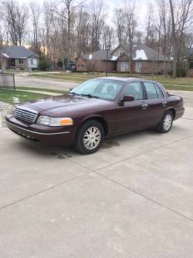 2003 FORD Crown Vict LX - cars & trucks - by owner - vehicle... for sale in RICHMOND, MI