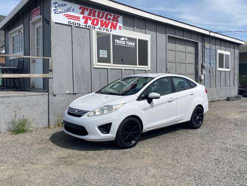 2011 FORD FIESTA SE - - by dealer - vehicle automotive for sale in WA