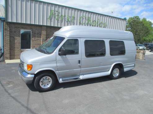 05 Ford Econoline E-350 10 Pass or work van 1 Owner Unbelievable for sale in Greenville, SC