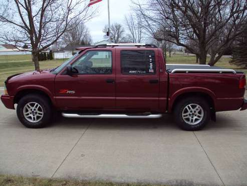 2003 GMC 4x4 Truck, LOW Miles - cars & trucks - by owner - vehicle... for sale in Little Chute, WI