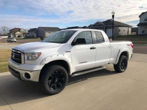 2011 Toyota Tundra SR5 - cars & trucks - by owner - vehicle... for sale in Fargo, ND