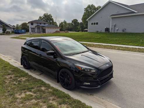 2017 Ford Focus ST - cars & trucks - by owner - vehicle automotive... for sale in Fort Wayne, IN