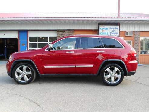 ★★★ 2011 Jeep Grand Cherokee Overland 4x4 / Loaded! ★★★ - cars &... for sale in Grand Forks, MN