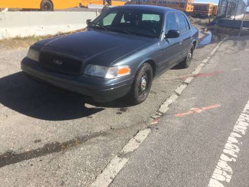 2008 ford crown victoria police interceptor 67k call - cars & trucks... for sale in Jamaica, NY