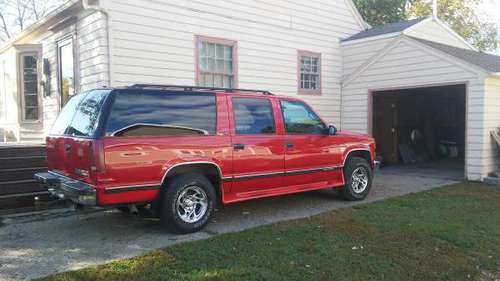 1999 Chevy suburban for sale in Gallatin Gateway, MT