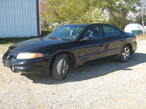 2001 Pontiac Bonneville SLE for sale in SPRING VALLEY, MN