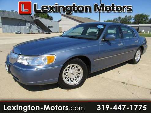1999 Lincoln Town Car Signature - cars & trucks - by dealer -... for sale in Marion, IA