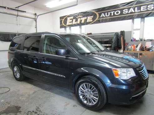 **Heated Seats/Backup Camera** 2014 Chrysler Town and Country Touring for sale in Idaho Falls, ID